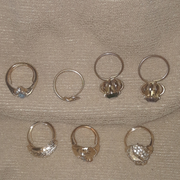 Assortment of 7 gold plated rings - Picture 5 of 6